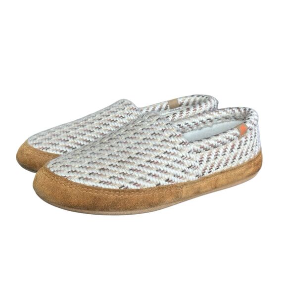 Acorn Patterned Moccasin Slipper Size 9 1/2-10 1/2 - Picture 2 of 12